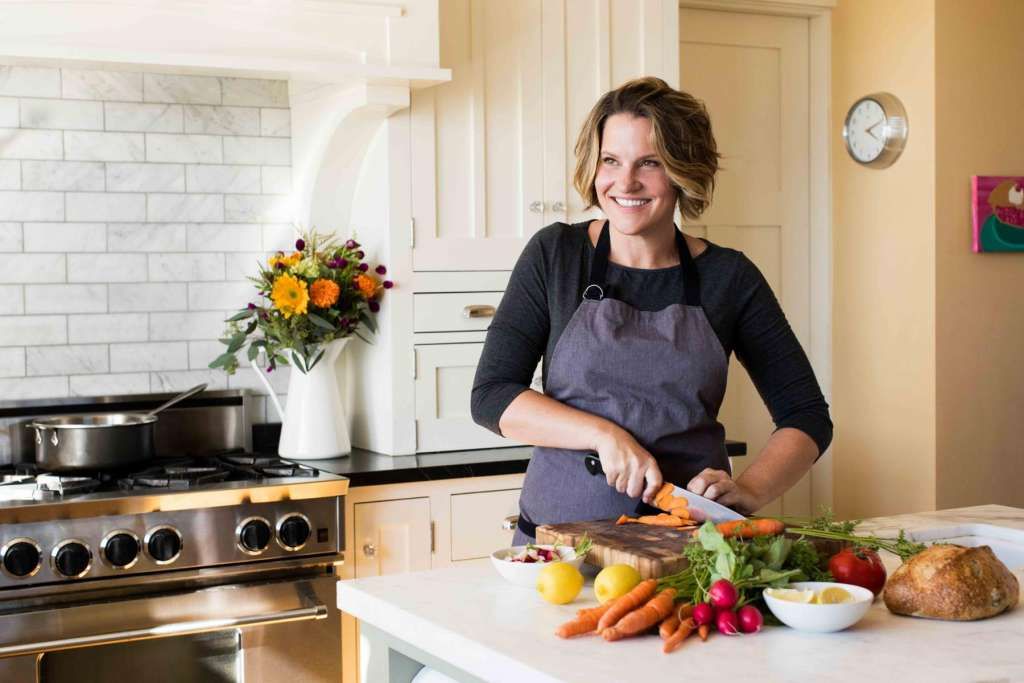 How to Set Up a Kitchen That Makes Cooking Faster: A Chef’s Guide to Efficiency